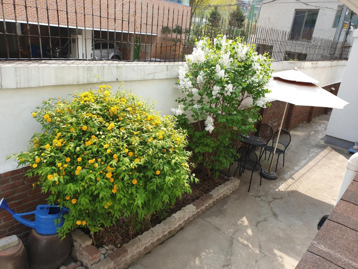 Oh My Guesthouse โซล ภายนอก รูปภาพ
