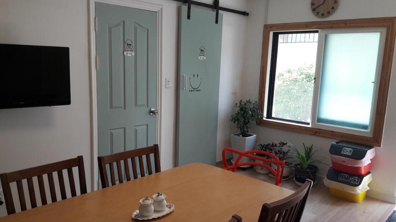 Oh My Guesthouse โซล ภายนอก รูปภาพ