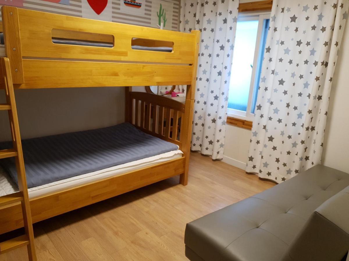 Oh My Guesthouse โซล ภายนอก รูปภาพ